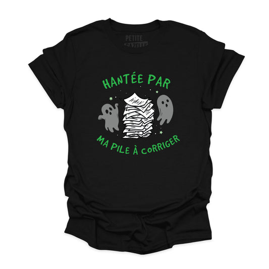 T - SHIRT COL ROND | Hantée par ma pile à corriger - T-shirt Unisexe Col Rond - Petite Gazelle Atelier