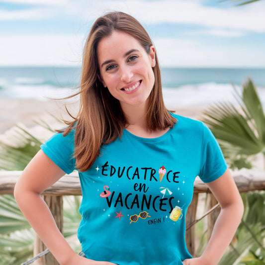 TSHIRT AJUSTÉ | Éducatrice en vacances, enfin ! - T-Shirt coupe ajustée - Petite Gazelle Atelier