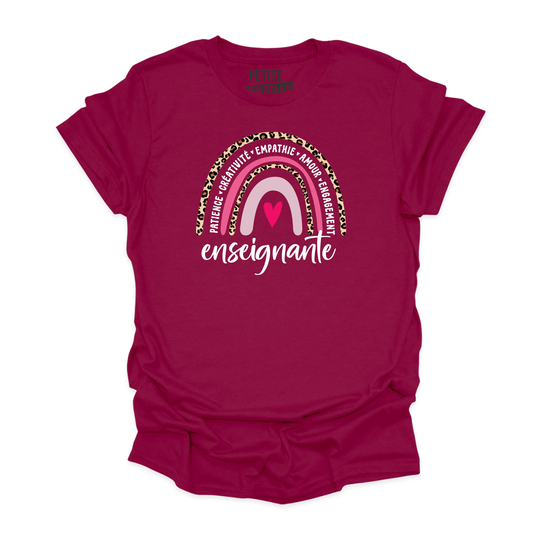 T - SHIRT COL ROND | Arc - en - ciel Enseignante - T-shirt Unisexe Col Rond - Petite Gazelle Atelier