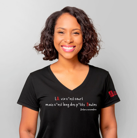 XL - T-shirt Unisexe col en V noir - La vie c'est court mais c'est long des p'tits bouts