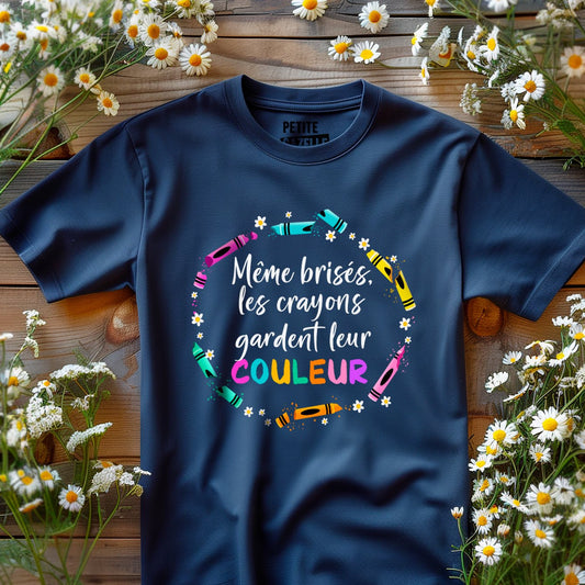 TSHIRT COL ROND | Même brisés, les crayons gardent leur couleur - T-shirt Unisexe Col Rond - Petite Gazelle Atelier