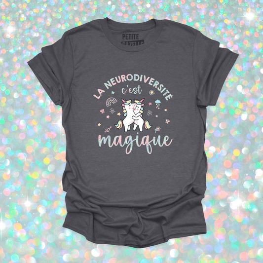 T - SHIRT COL ROND | La neurodiversité c'est magique (Holographique) - T-shirt Unisexe Col Rond - Petite Gazelle Atelier