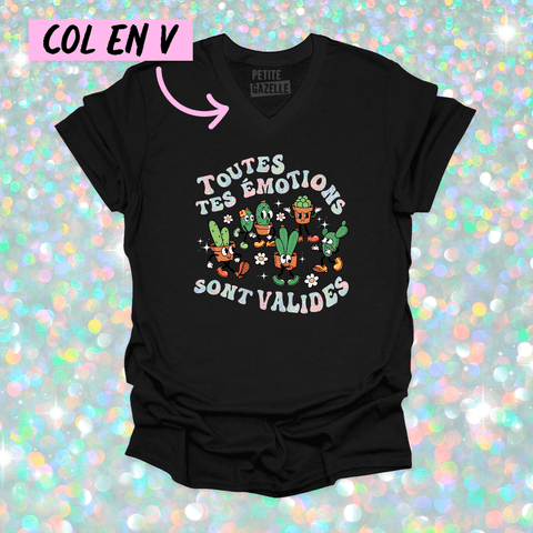 TSHIRT COL en V | Toutes tes emotions sont valides (Holographique) - T - SHIRT UNISEXE COL en V - Petite Gazelle Atelier